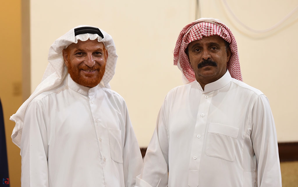نوري حبتور والد المختطف نسيم وبجواره علي الخنيزي والد المختطف موسى